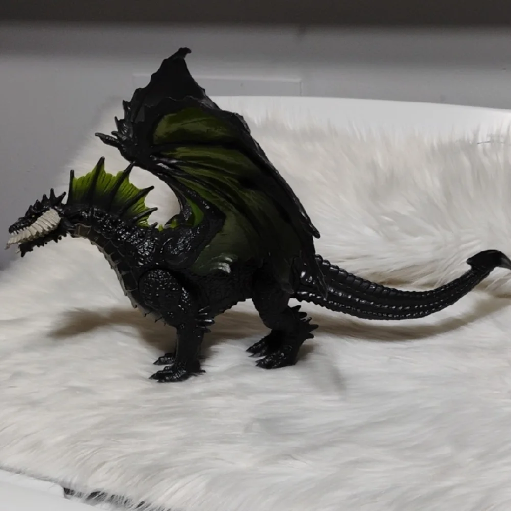 Dungeons & Dragons Rakor Majestic Black & Green Dragon Figure (XX-55) - Picture 4 of 7